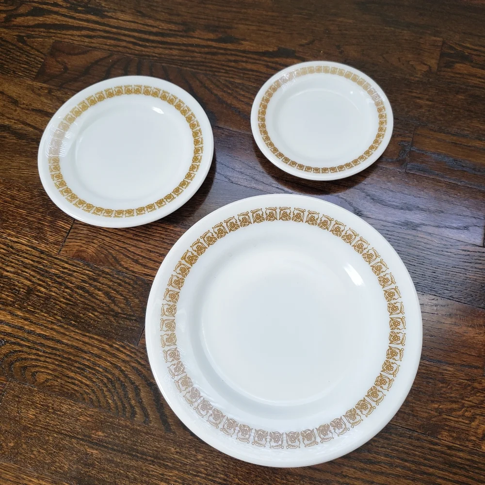 Pyrex Tableware Tiburon Plate Set - Picture 5 of 5